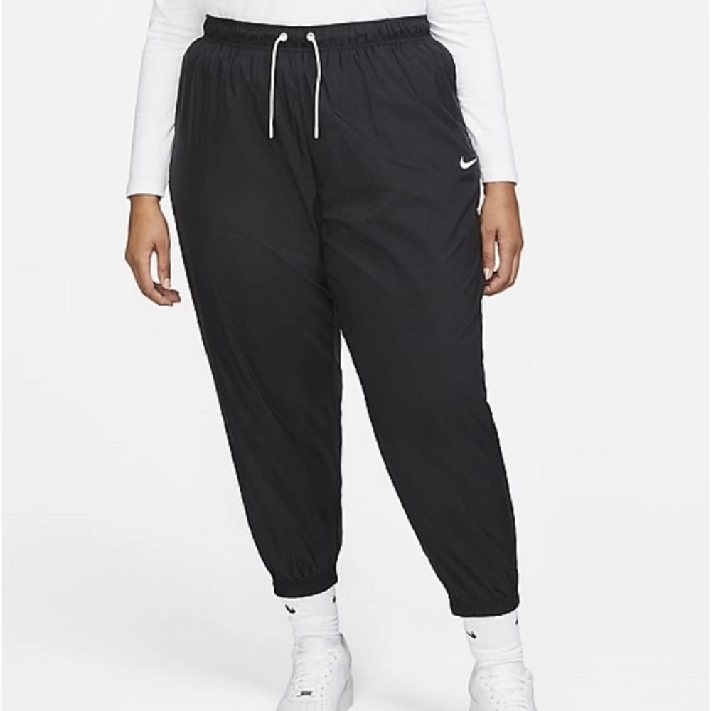 Nike Essentials Joggers